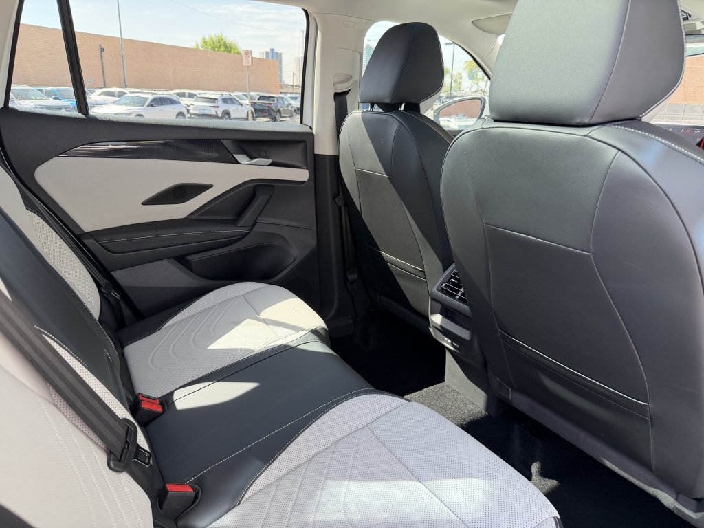 Used 2025 Volkswagen Tiguan SE w/ Panoramic Sunroof Package AWD/4WD image 36