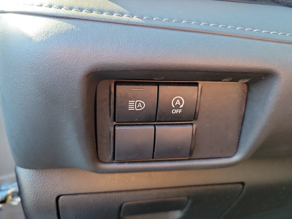 Used 2023 Toyota Highlander L FWD image 26