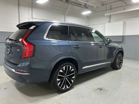 Used 2025 Volvo XC90 B6 Plus image 3