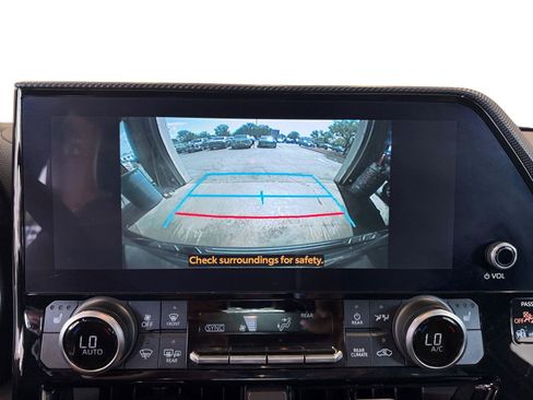 Used 2024 Toyota Highlander XSE AWD/4WD image 19
