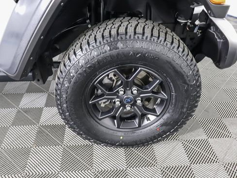 Used 2024 Jeep Wrangler Unlimited image 9