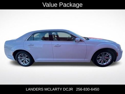 Used 2019 Chrysler 300 Touring L w/ Quick Order Package 22F image 8