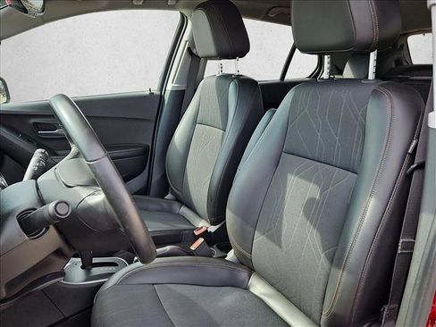 Used 2022 Chevrolet Trax LT w/ Driver Confidence Package image 10