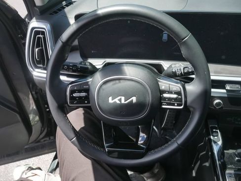 Used 2025 Kia Sorento SX FWD image 28
