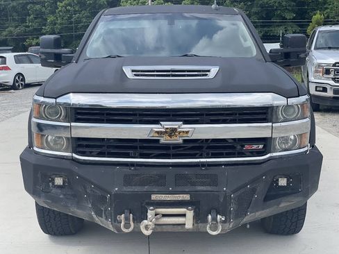 Used 2017 Chevrolet Silverado 2500 LT w/ LT Convenience Package AWD/4WD image 2