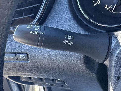 Used 2020 Nissan Rogue SV image 20