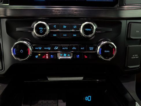 Used 2024 Ford F250 Lariat w/ Chrome Package image 23