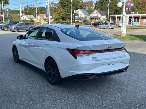 Certified 2022 Hyundai Elantra SEL w/ Cargo Package image 5