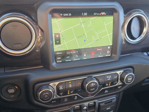 Used 2022 Jeep Wrangler Unlimited Sahara image 3