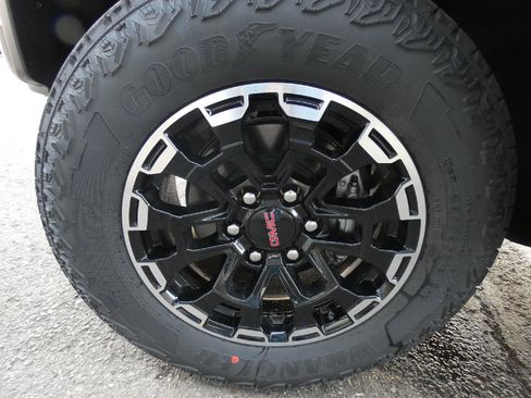 New 2026 GMC Canyon AT4 AWD/4WD image 8