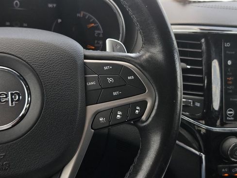 Used 2019 Jeep Grand Cherokee Overland AWD/4WD image 17