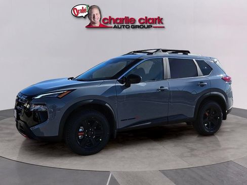 Used 2025 Nissan Rogue SV AWD/4WD image 2