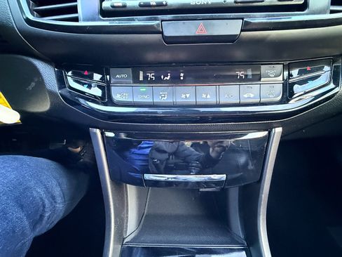 Used 2017 Honda Accord Sport image 22