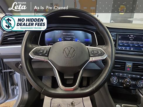 Used 2023 Volkswagen Jetta SE FWD image 12