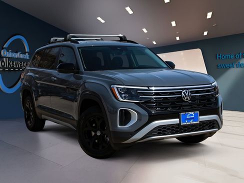 New 2026 Volkswagen Atlas Peak Edition AWD/4WD image 3