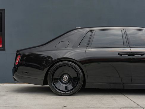 Used 2018 Rolls-Royce Phantom Sedan RWD image 33