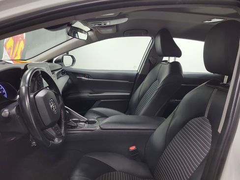 Used 2023 Toyota Camry SE image 12