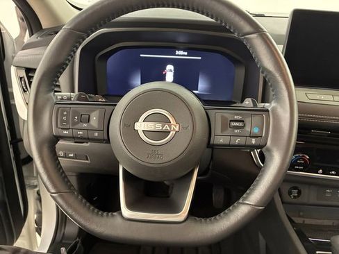 Used 2024 Nissan Rogue SL AWD/4WD image 22