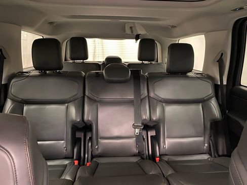 Used 2025 Ford Expedition Active AWD/4WD image 18