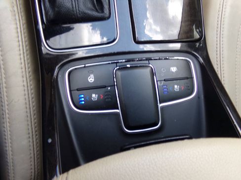 Used 2015 Kia Cadenza Premium w/ Luxury Package FWD image 61