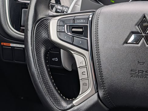Used 2019 Mitsubishi Outlander SEL AWD/4WD image 16