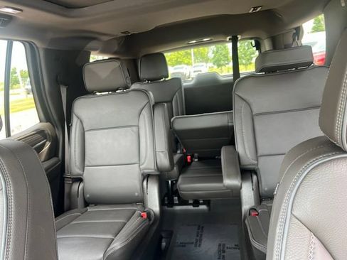 Used 2024 GMC Yukon Denali AWD/4WD image 16