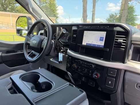 Used 2023 Ford F350 XL w/ XL Driver Assist Package AWD/4WD image 13