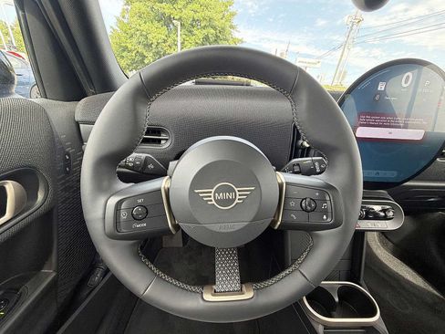Used 2026 MINI Cooper 4-Door Hardtop FWD image 23
