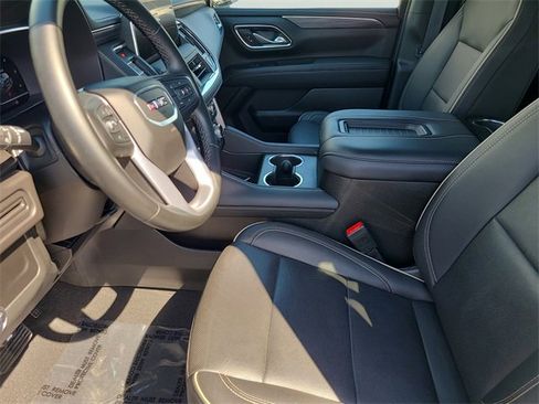 Used 2024 GMC Yukon XL SLT image 24