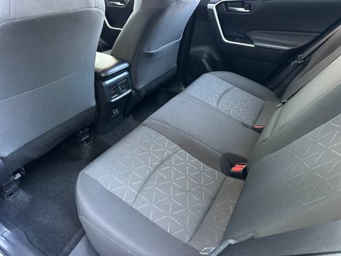 Used 2025 Toyota RAV4 XLE FWD image 11