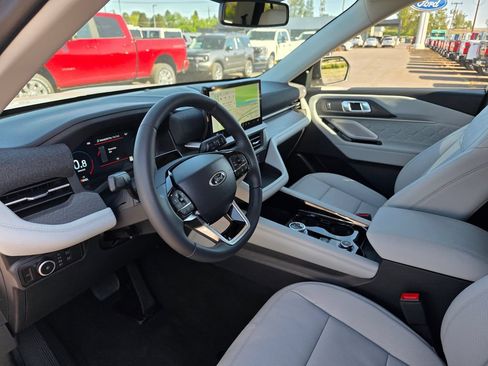 New 2026 Ford Explorer Platinum AWD/4WD image 9