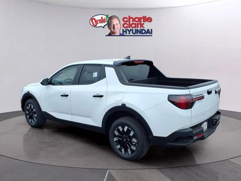 New 2026 Hyundai Santa Cruz SE FWD image 3