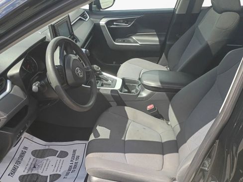 Used 2019 Toyota RAV4 XLE image 10