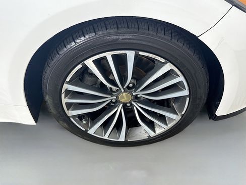 Used 2018 Kia Stinger Premium image 30