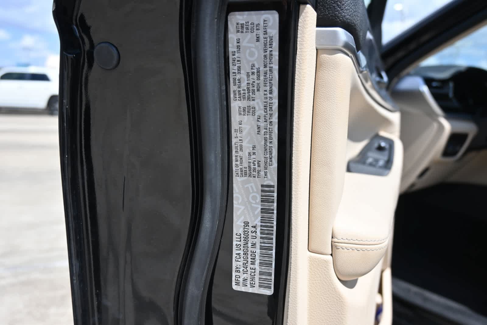 Used 2022 Jeep Grand Cherokee Limited w/ Luxury Tech Group II RWD image 27