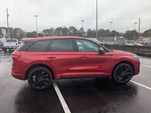 Used 2025 Lincoln Corsair Premiere w/ Equipment Group 101A image 5