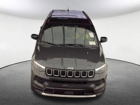 Used 2023 Jeep Compass Limited w/ Elite Group AWD/4WD image 2