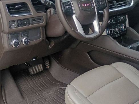 Used 2023 GMC Yukon XL SLT w/ LPO, Floor Liner Package RWD image 11