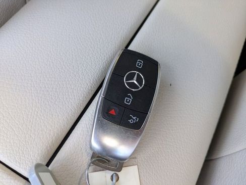 Used 2023 Mercedes-Benz GLE 350 4MATIC image 33