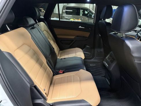 Used 2022 Volkswagen Atlas Cross Sport SEL Premium R-Line image 7