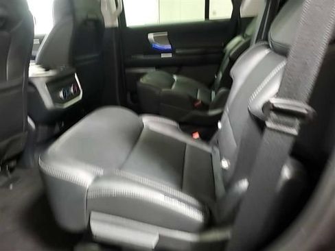 Used 2025 Ford Expedition Platinum AWD/4WD image 5