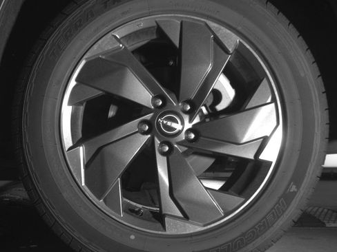 Used 2025 Nissan Rogue SV image 14