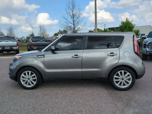 Used 2018 Kia Soul + w/ Audio Package image 3