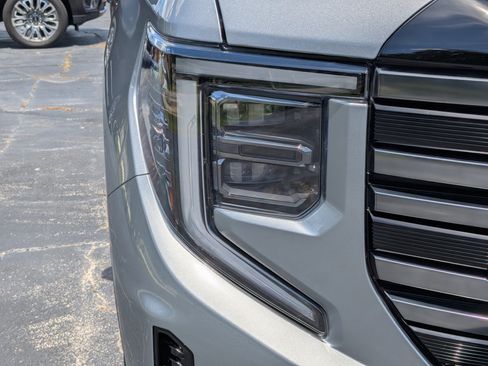 Certified 2025 GMC Sierra 1500 AT4 w/ AT4 Premium Package AWD/4WD image 10