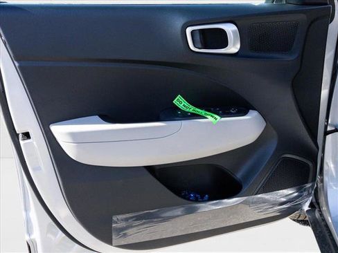 New 2025 Hyundai Venue SEL image 12