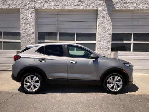 Used 2025 Buick Encore GX Preferred AWD/4WD image 1