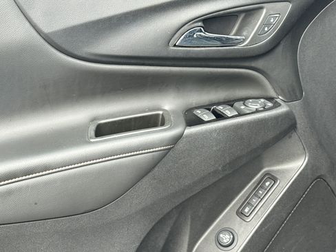 Used 2022 Chevrolet Equinox Premier FWD image 15