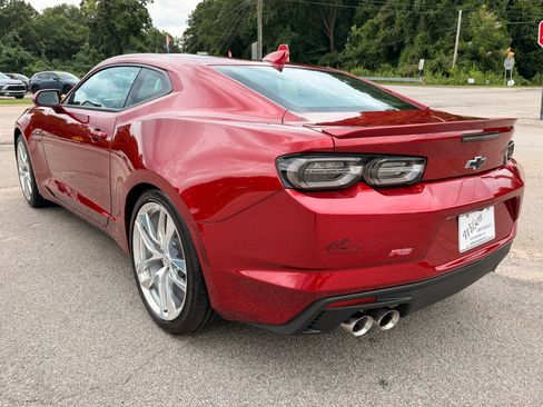 Used 2021 Chevrolet Camaro LT w/ Wild Cherry Design Package 1 RWD image 4