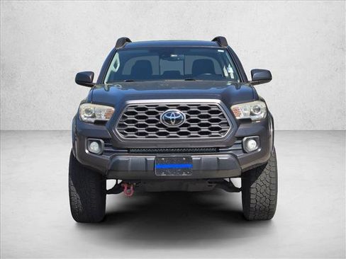 Used 2018 Toyota Tacoma SR5 image 2