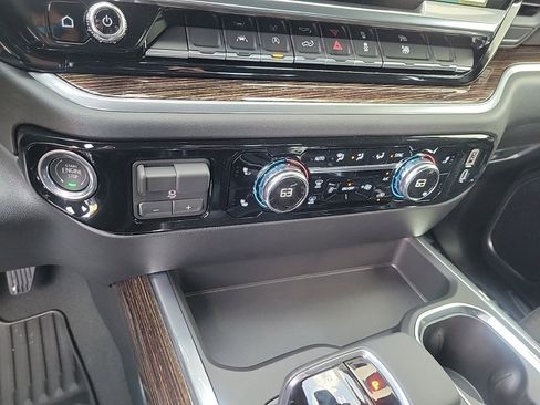 New 2026 GMC Sierra 1500 Elevation image 17